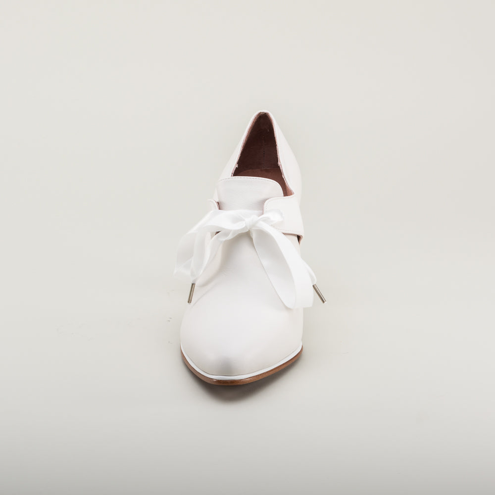 Pompadour 18th Century Leather Shoes (Ivory)